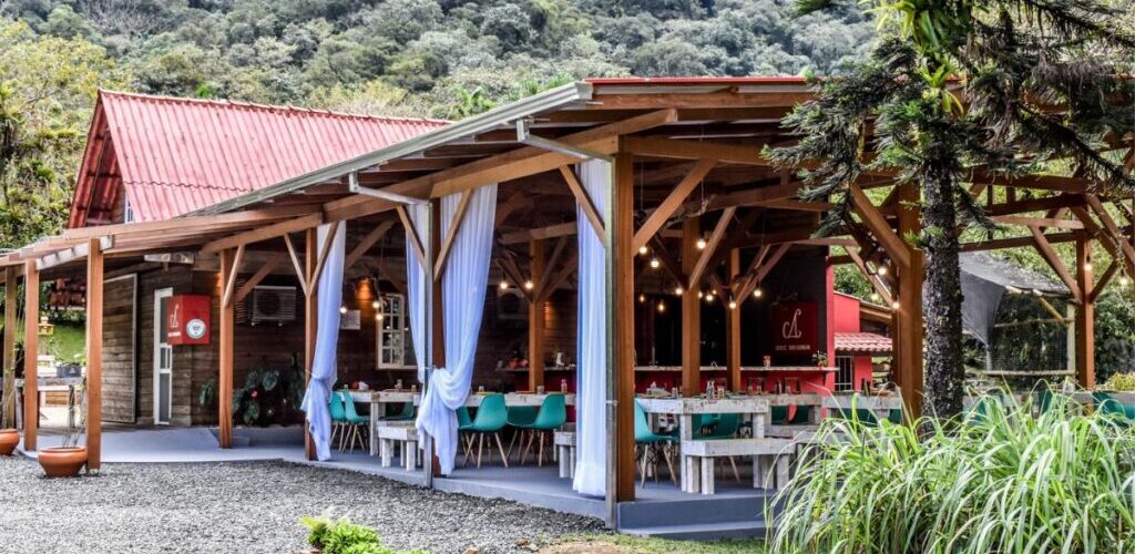 Casa da Doce Bruxinha na Estrada Bonita