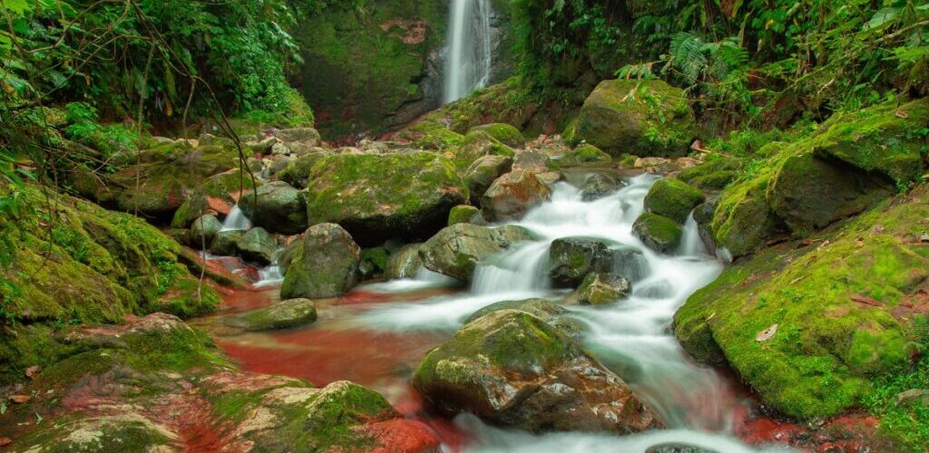 Vale do Ouro Eco Club - cachoeira no Piraí